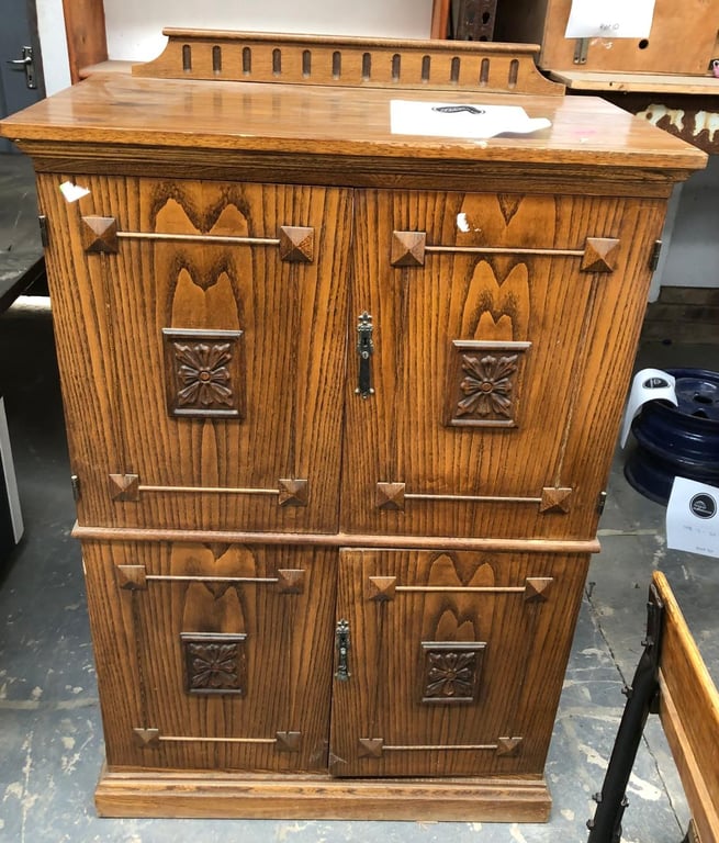 MB3-28 Wooden TV Cabnet (No back)
