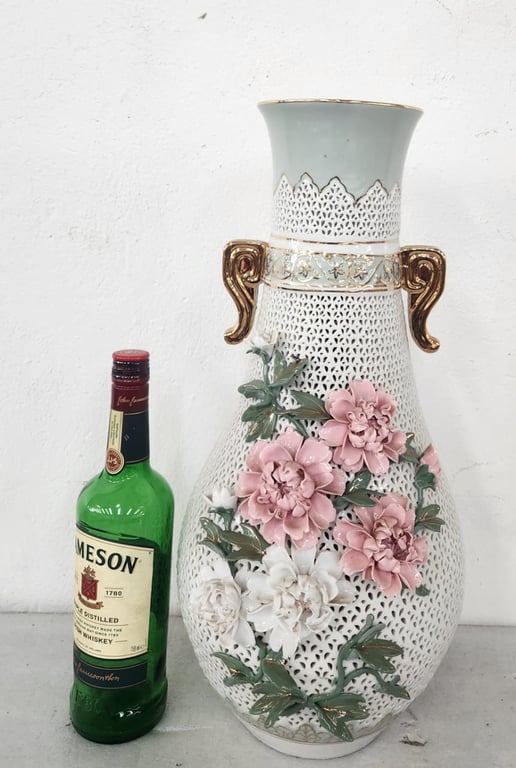 Large Chinese reticulated porcelain vase