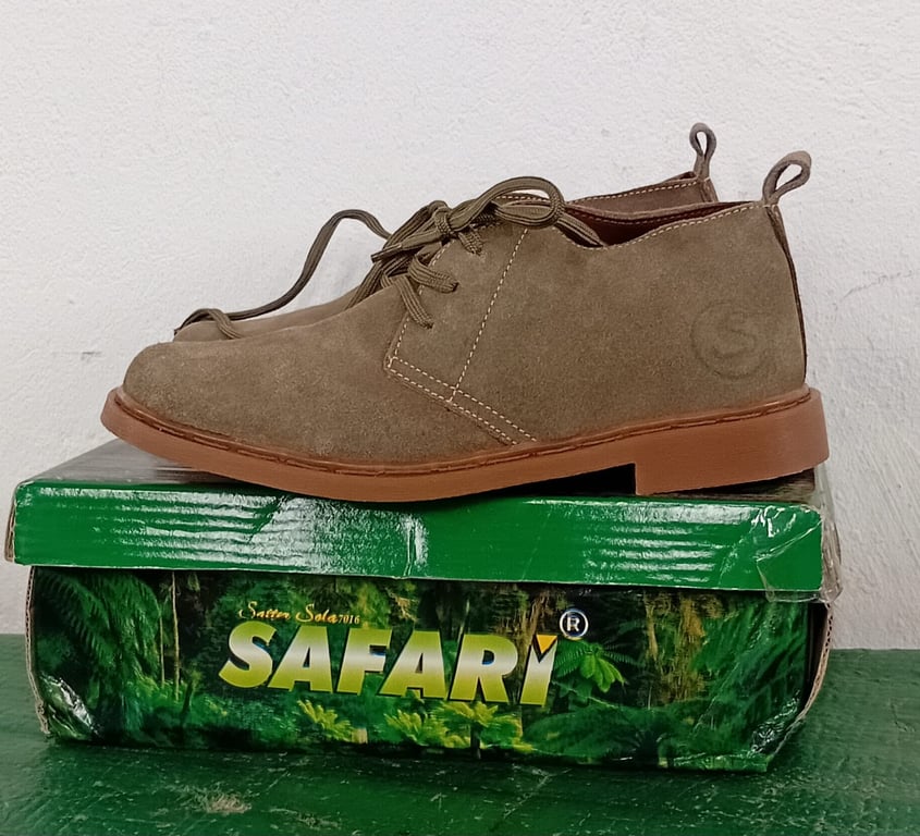 Size 7 -New Safari Brown Genuine Leather Lace-Up Shoes / Ankle Boots – Camel Colored