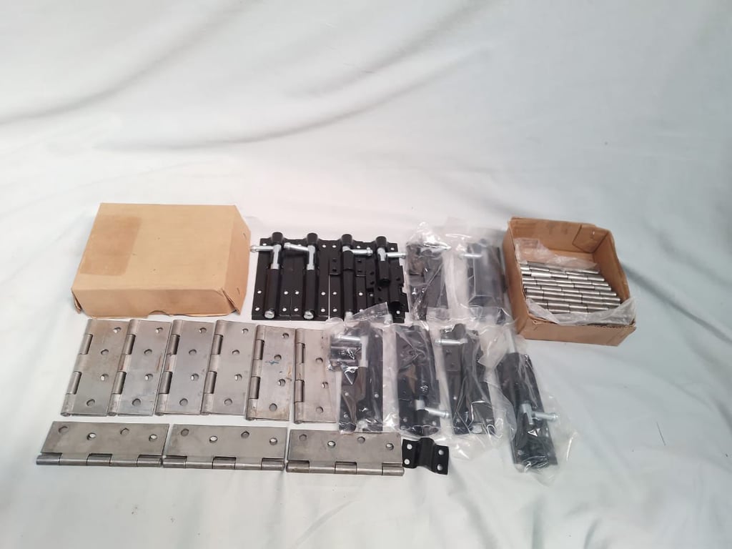 Door Hinges x 50