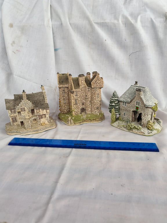 Lilliput Lane Collectable Cottages - Claypotts Castle, Stockwell Tenement & Snowdon Lodge - price per piece