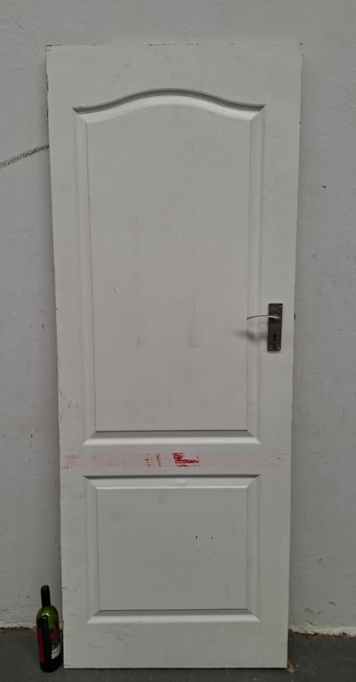 Modern White Interior Panel Door with Silver Handle