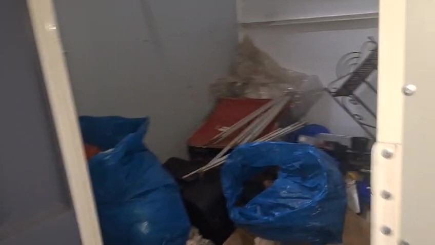 6 - Golf Bag Unit