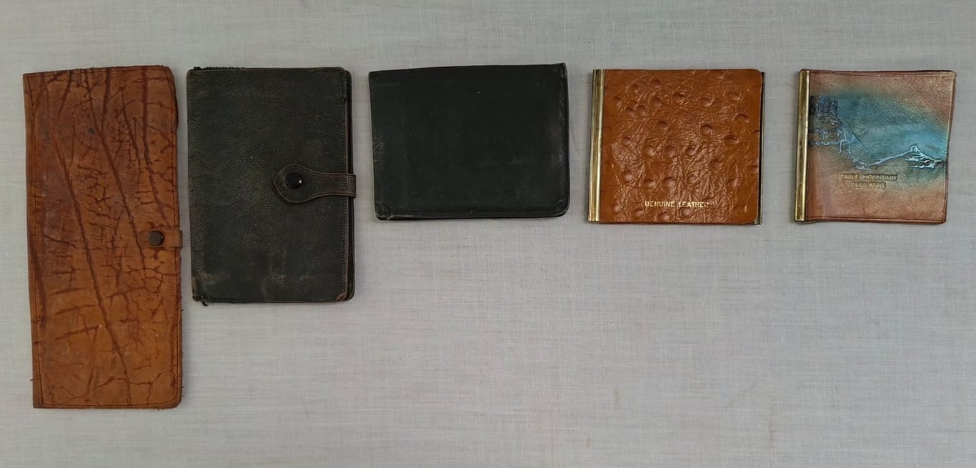 Assorted Vintage Wallets (5)