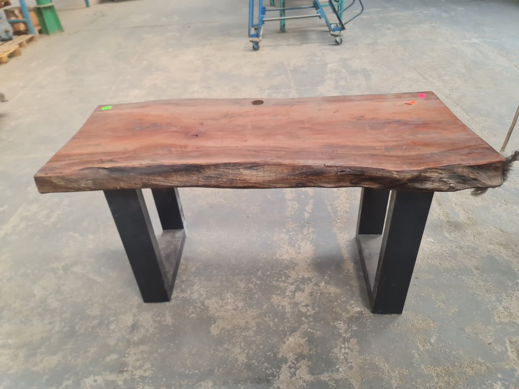 MB3-31 Vintage Tree top Table