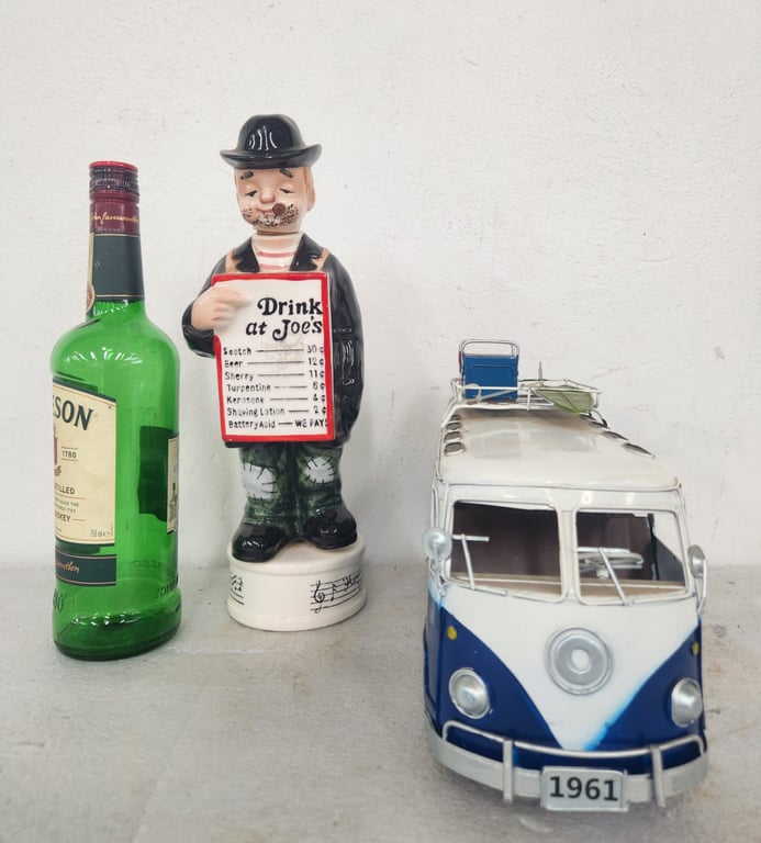 Joblot Ceramic Humorous Bar Figurine – “Drink at Joe’s” & Model Volkswagen Kombi / Microbus (1961 Style)