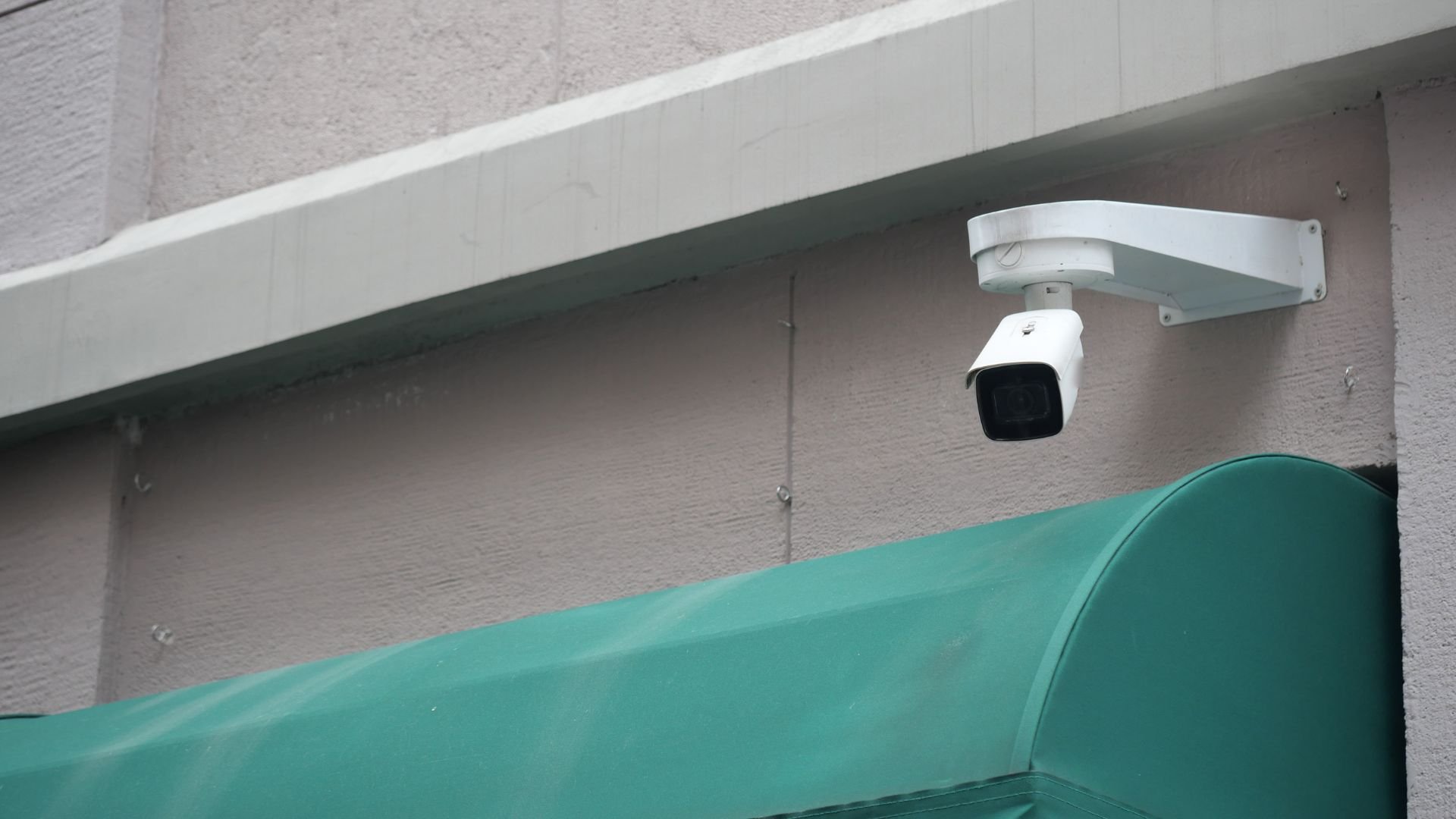 how many security cameras needed new york