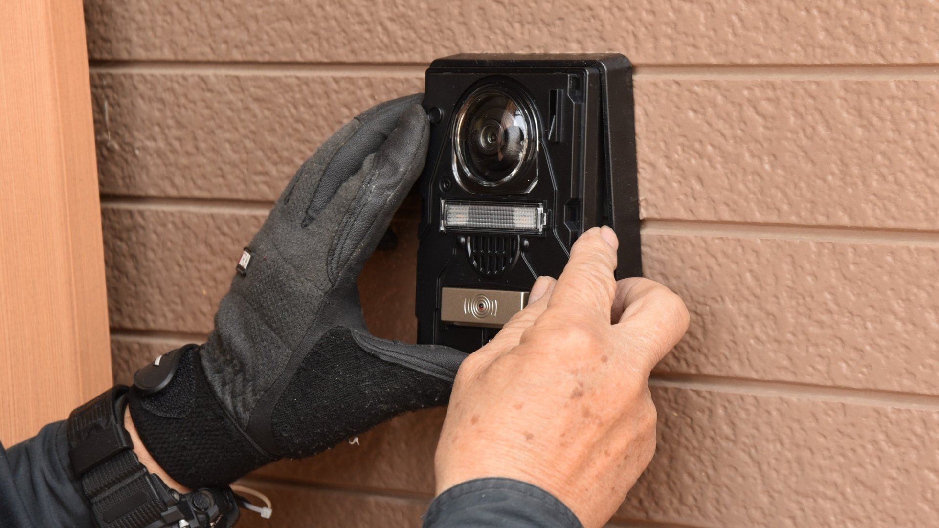 what are the differences between wired and wireless intercom systems for apartments nyc
