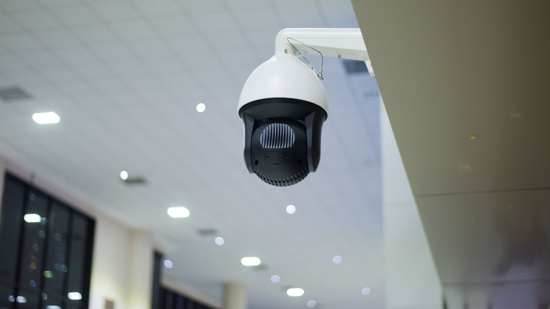 how many security cameras needed in new york city