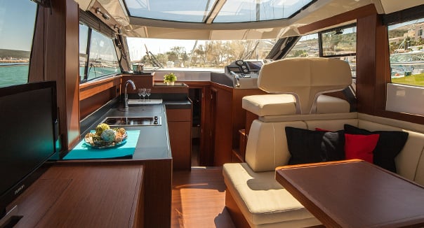 Princess Motor Yacht Sales - Solid Marine Connectivity