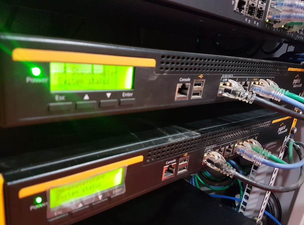 1Gbps Multi WAN 3 Ports Router Balance 305 Peplink