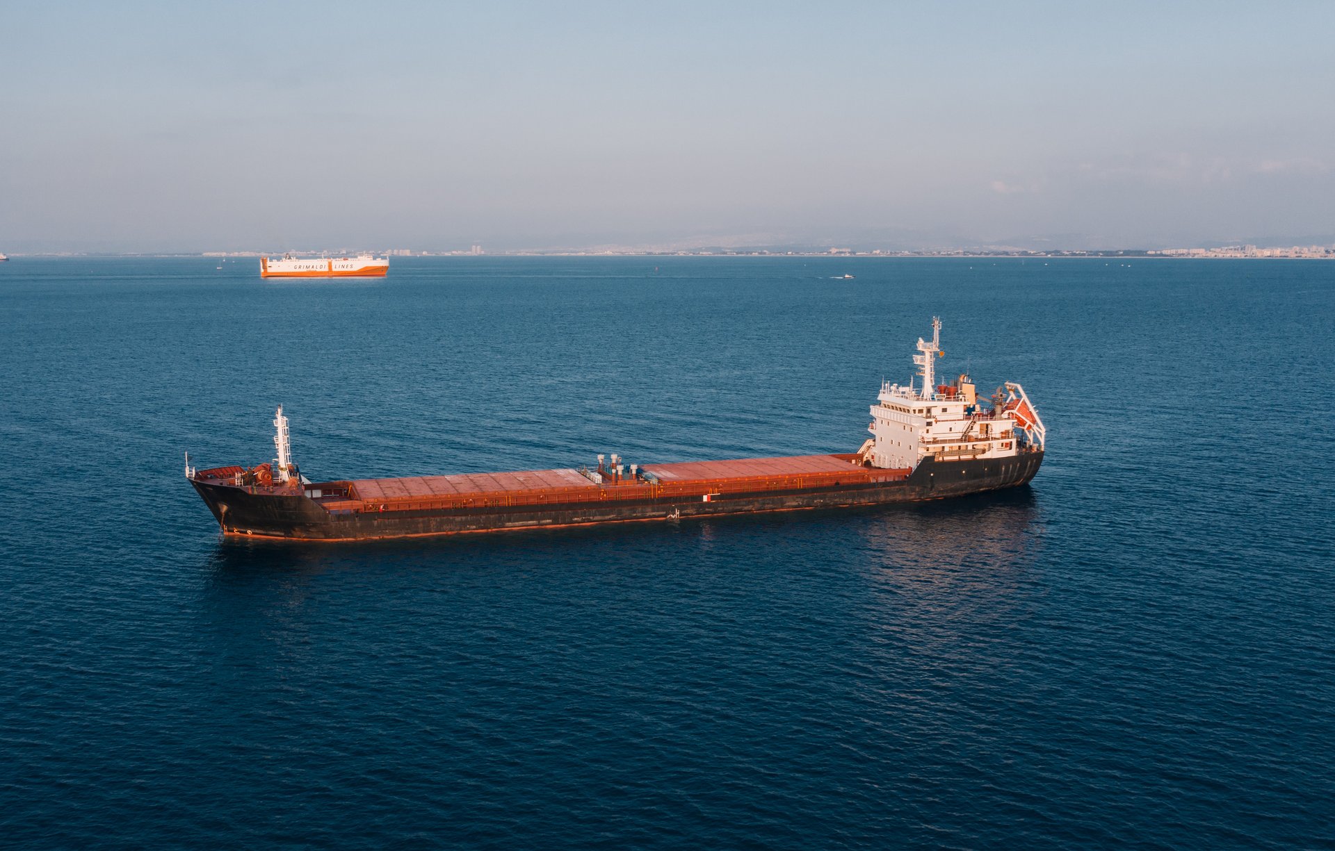   Reliable Connectivity for Cross-Border Cargo Vessel  