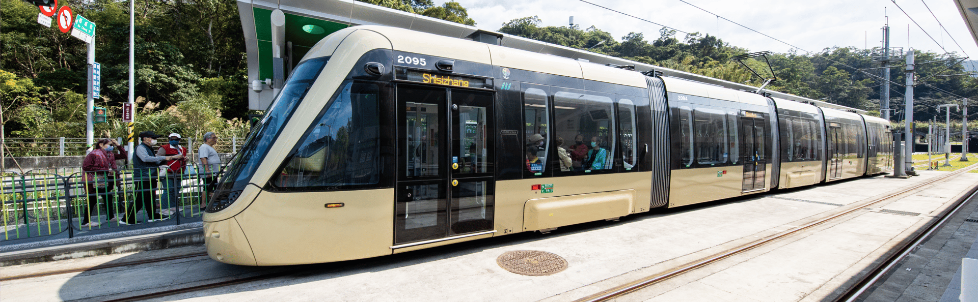   Metro Corporation Rides on Reliable Connectivity for Light Rail  