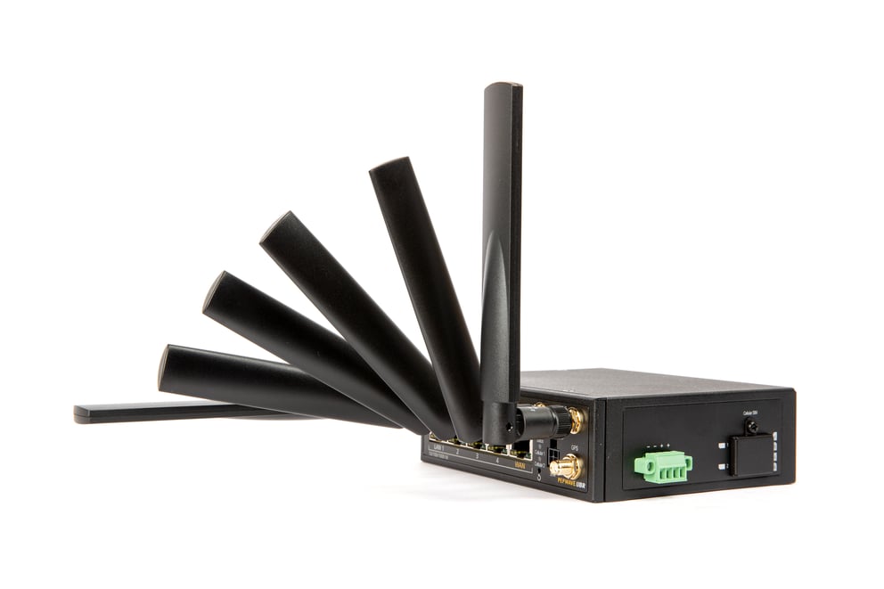 40000円 Amazon.co.jp: Peplink LTE同時2回線対応 マルチLTE