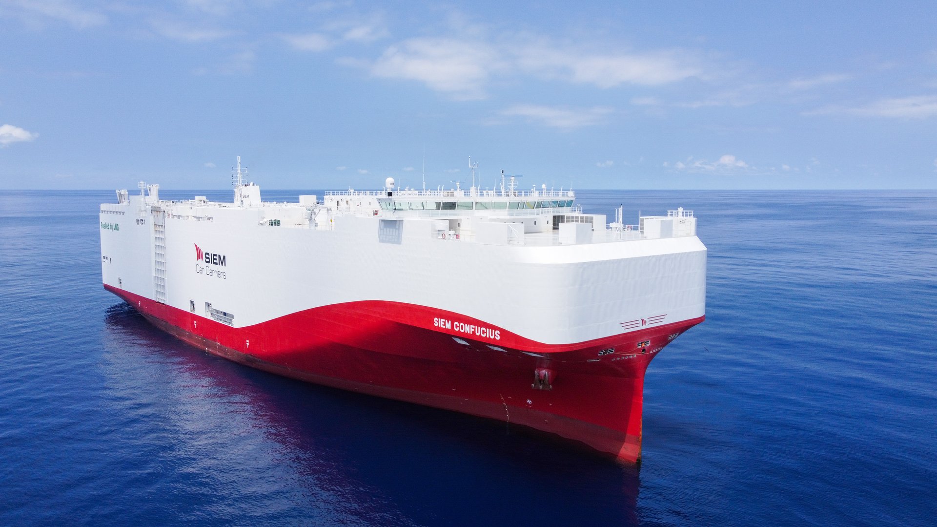 Superyacht Casts Off with Shipshape Connectivity