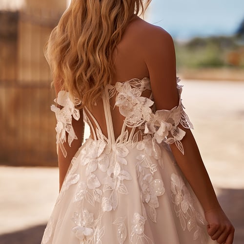 Suknie Ślubne 2025-2026: Czas na Klasykę i Nowoczesność