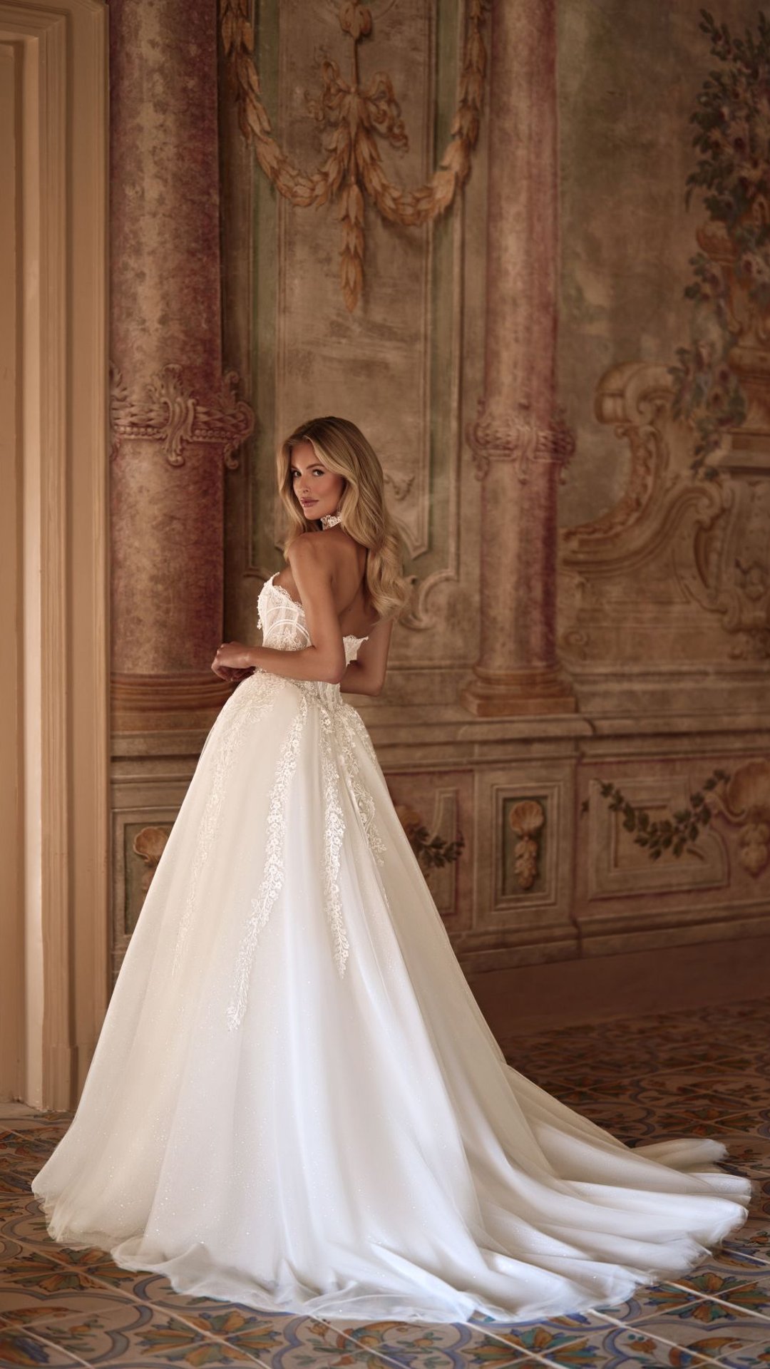 Lauren Fashion - KARAVELLA4.jpg