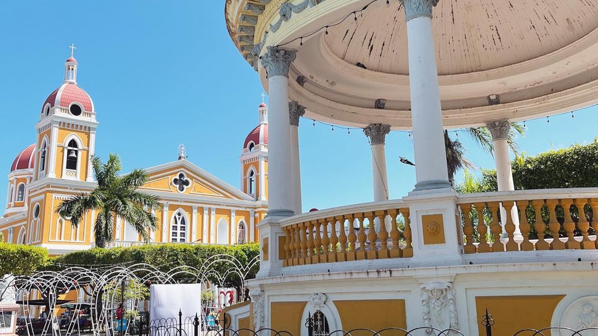 Granada Kiosk and Cathedral