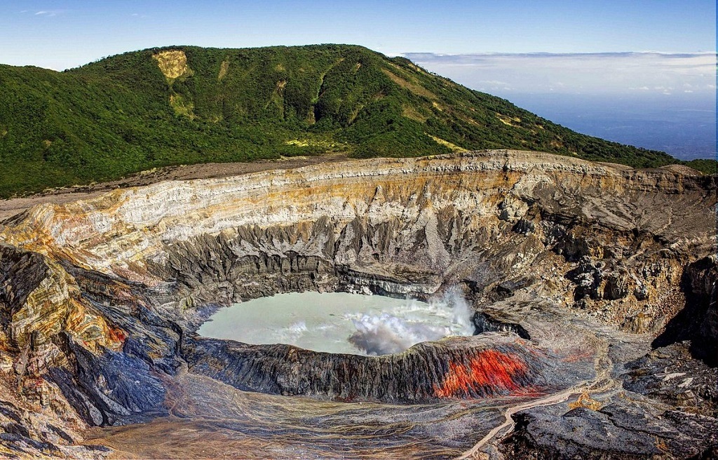 imagen de el volcán poás