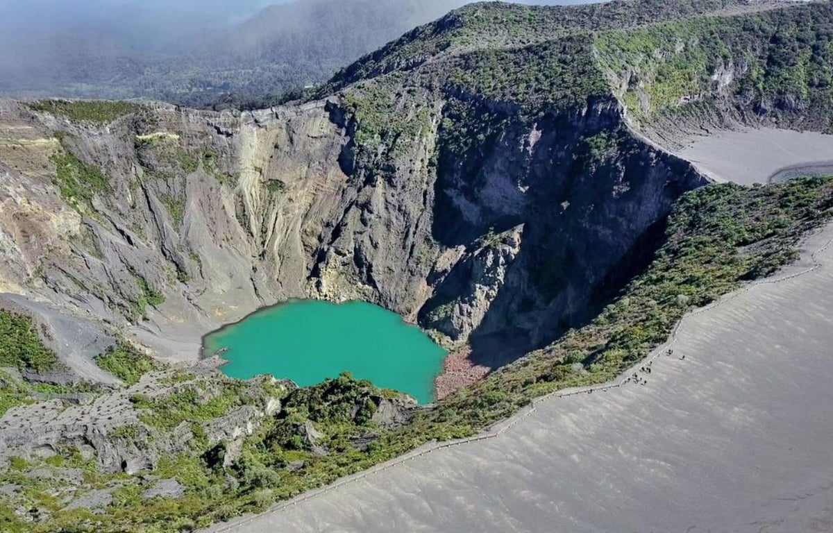 imagen de volcán irazú