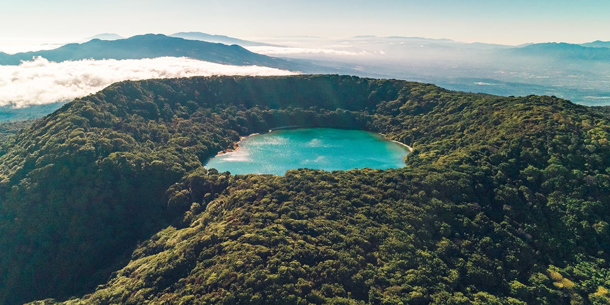 Explora el Volcán Poás: Rutas, Clima y Qué Llevar