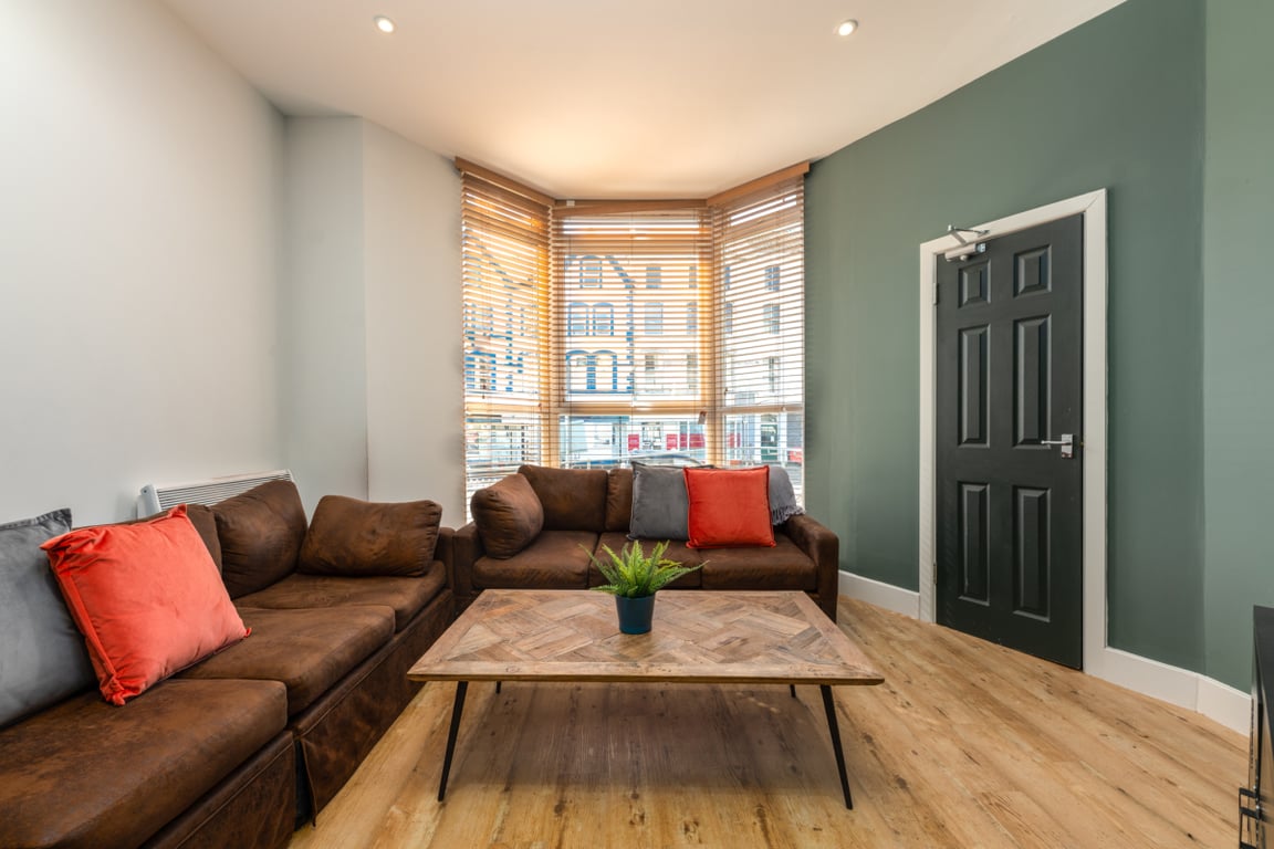 Flat 1, 124 Walter Road