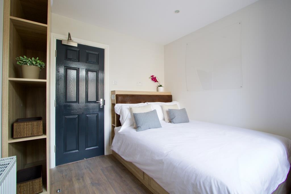 Flat E, Park View