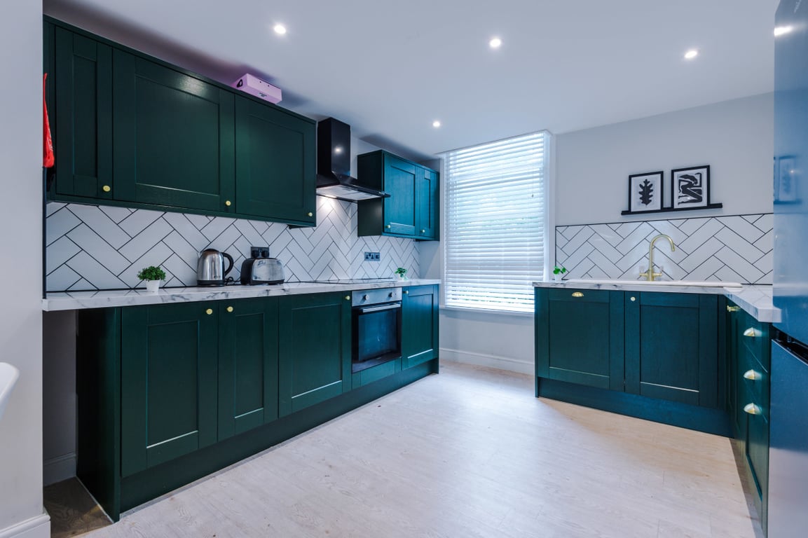 Flat 2, 27 Hawarden Avenue