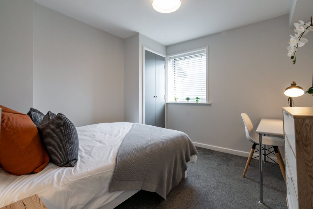 Flat 11 The Square, 1 Falconar Street