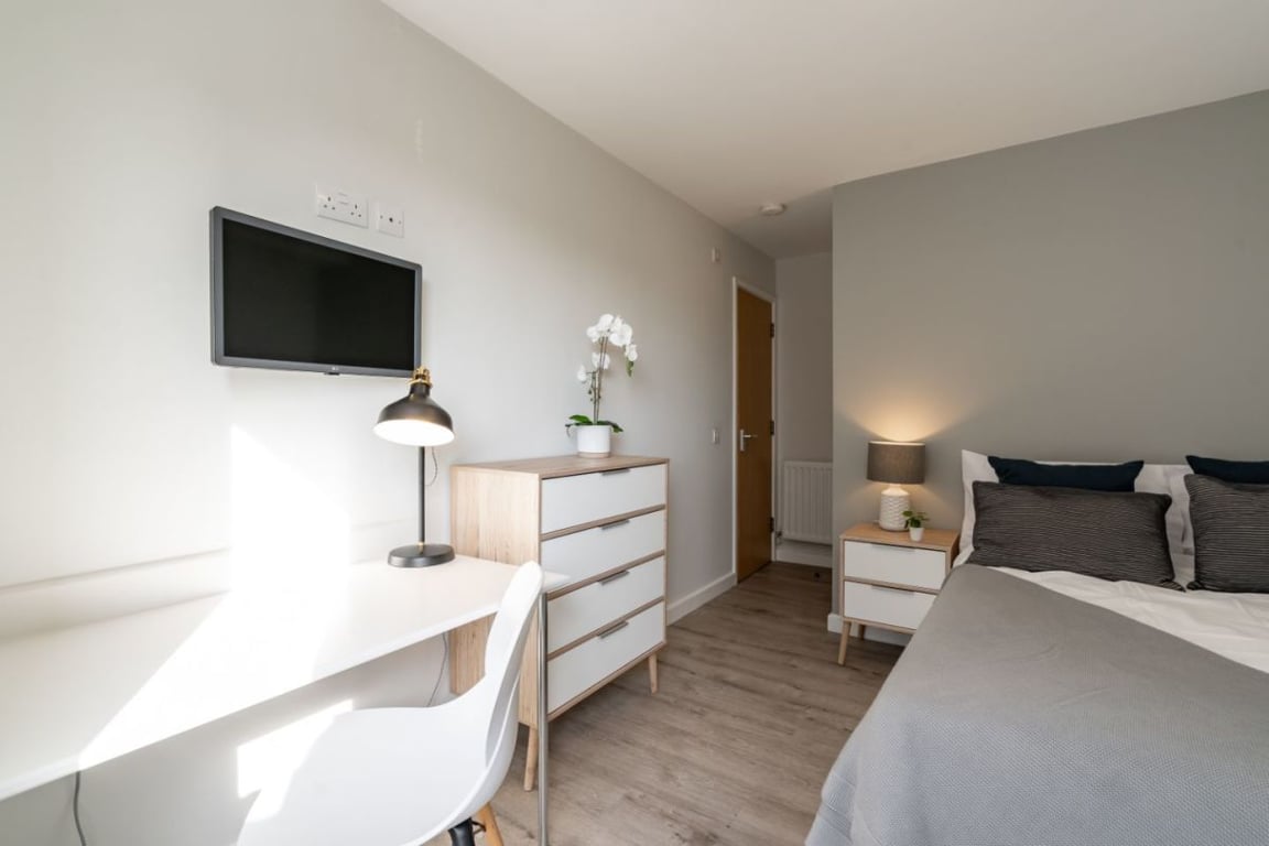 Flat 4 The Square, 1 Falconar Street