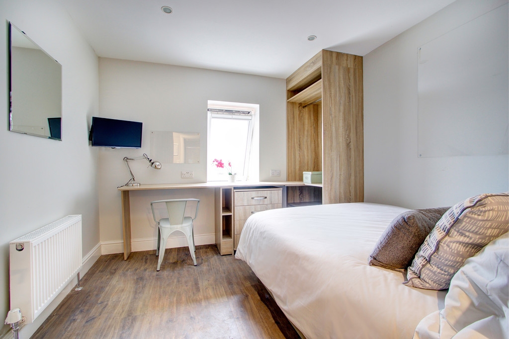 Flat H, Park View