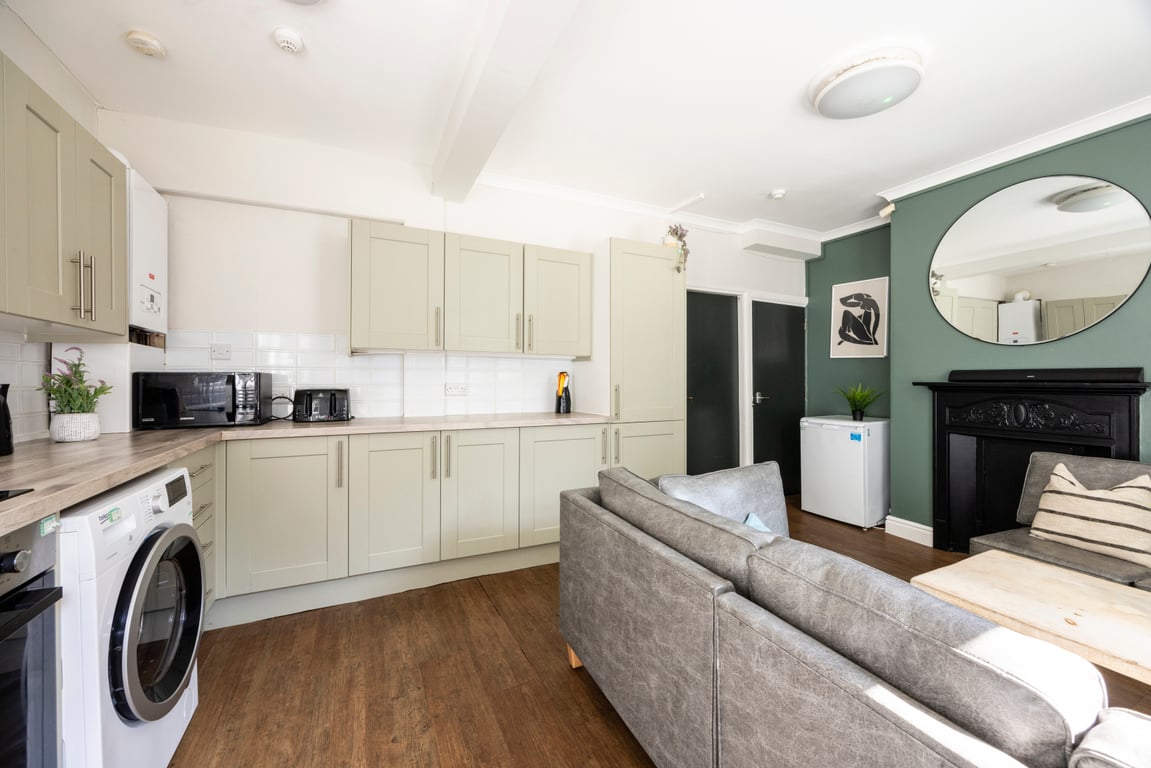 25 Elmsthorpe Avenue