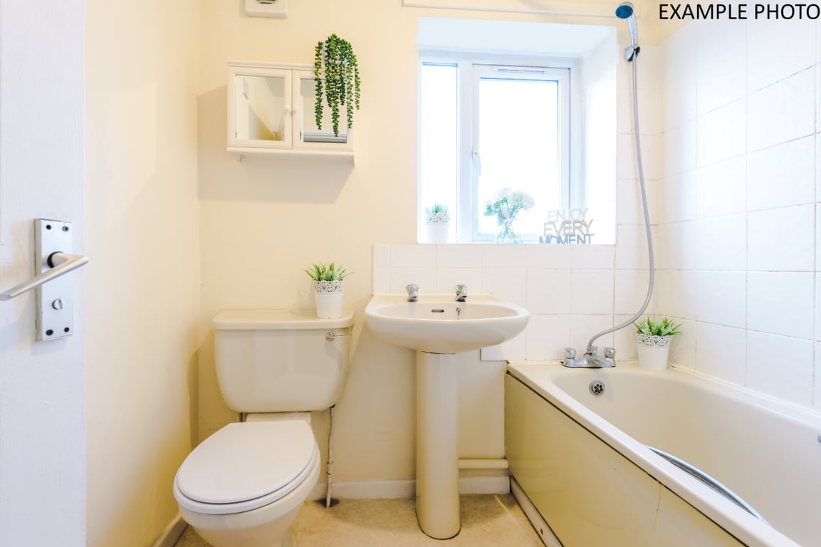 86 Lloyd Mansions