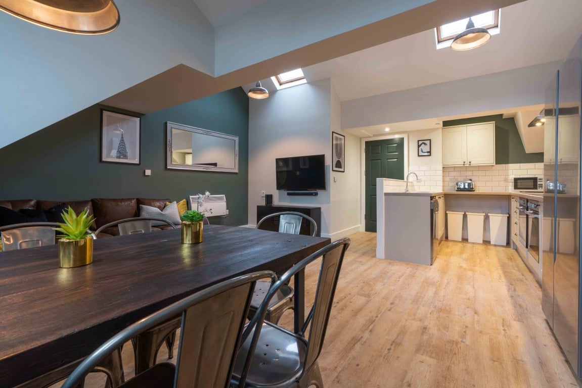 Flat 2, 126 Walter Road