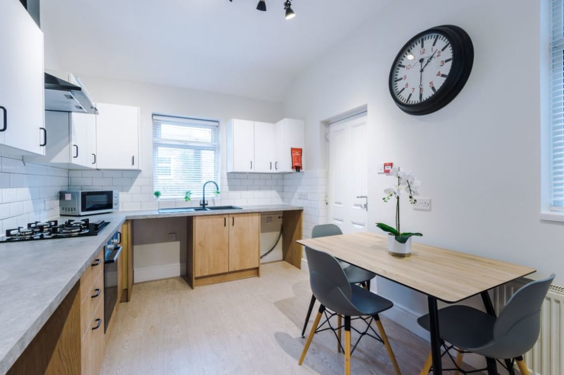 32 Cawdor Road