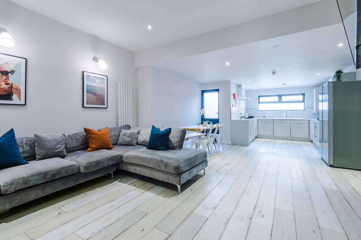 66 Woodcroft Road