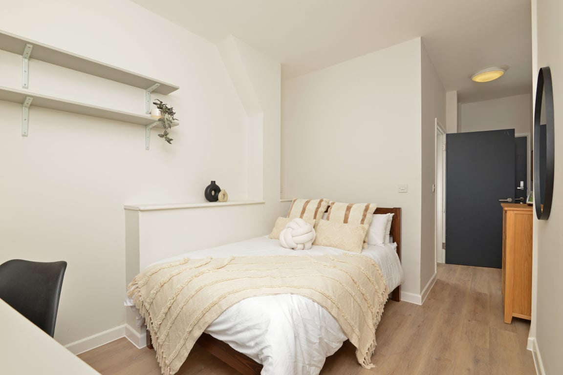 Flat 5, Isca Lofts