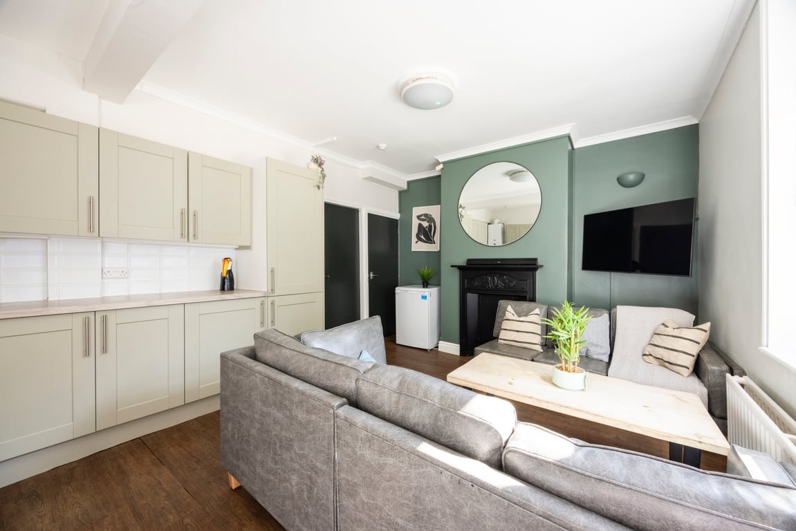 25 Elmsthorpe Avenue