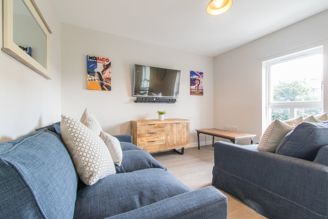 Flat 12, 6 Morrison Circus