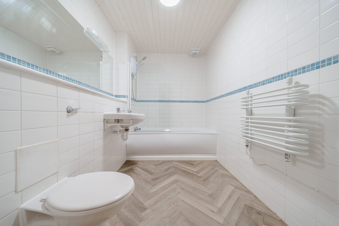 Flat 9, Mayfair Court