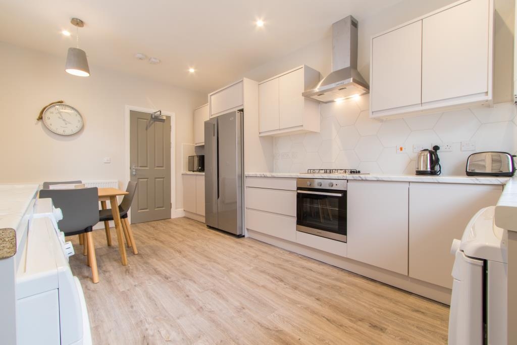 72 Thornycroft Road
