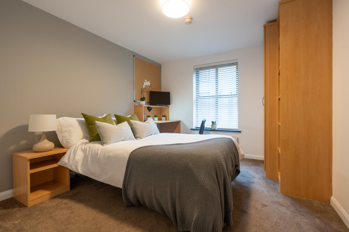 Flat 8, Hope Court