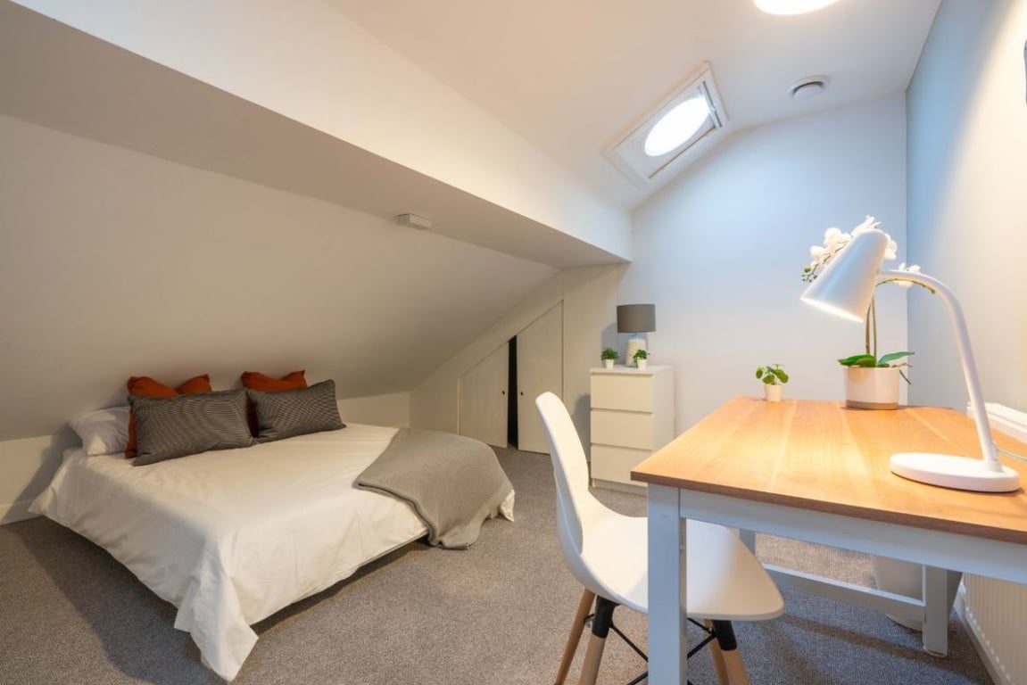 Flat E, 113 Portland Road