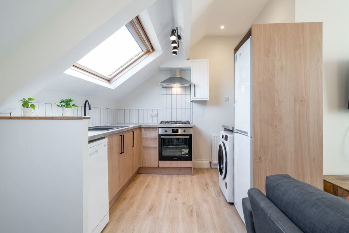 Flat 3, 269 Jesmond Road