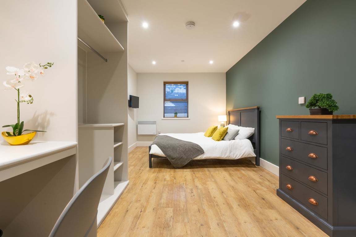 Flat 2, 126 Walter Road