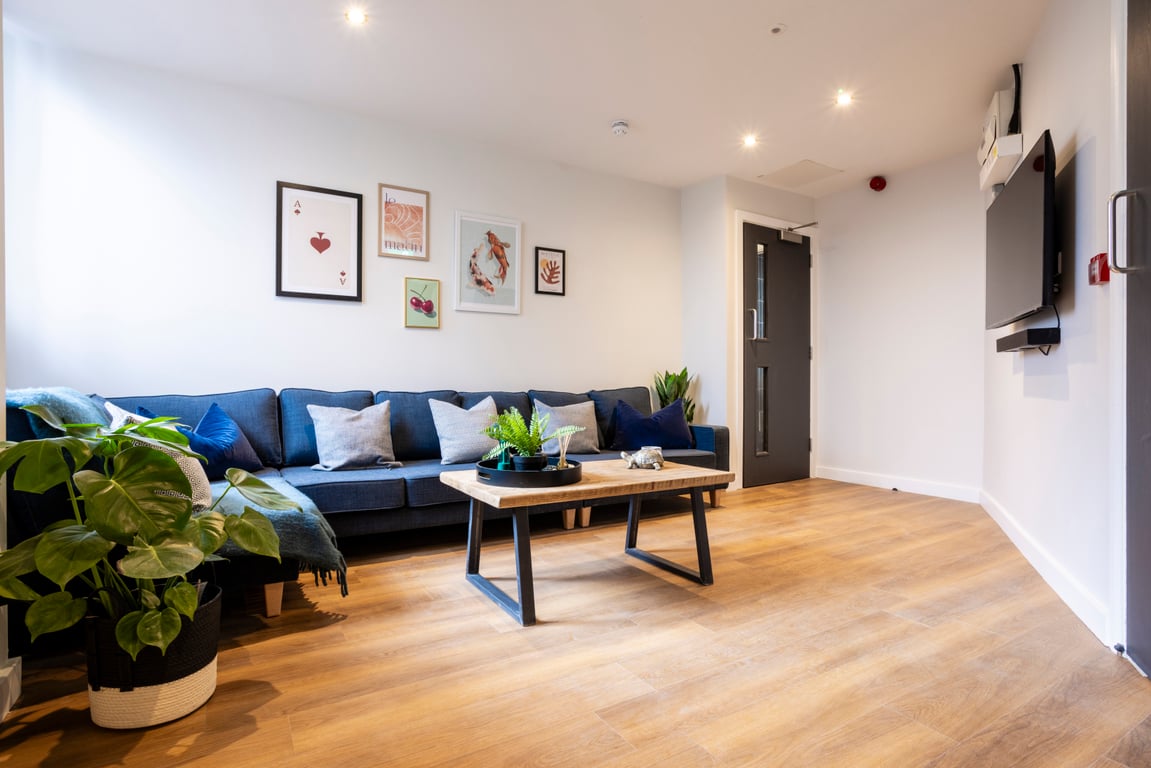Flat 12, TW1X