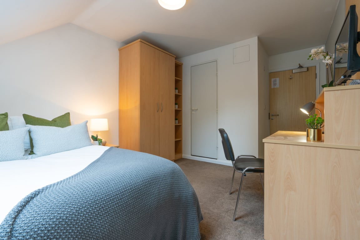 Flat 6, Hope Court