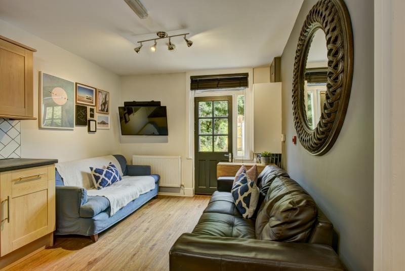 102 Pinhoe Road