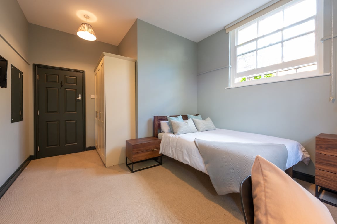 Flat X Bishop Blackall School