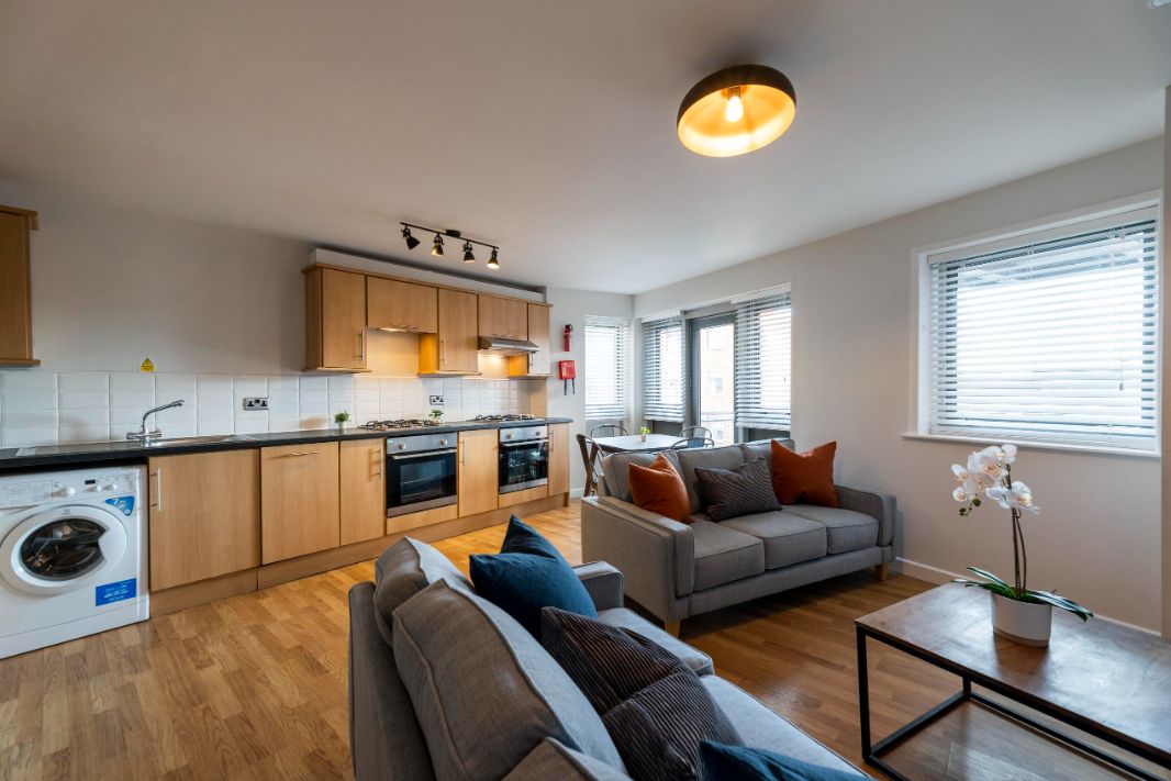 Flat 9 The Square, 1 Falconar Street